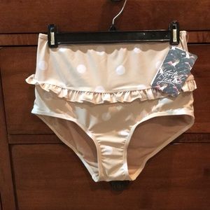 NWT Kortni Jeane medium bottoms